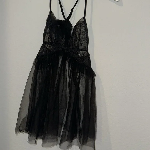 Elegant Black Lace Nightgown